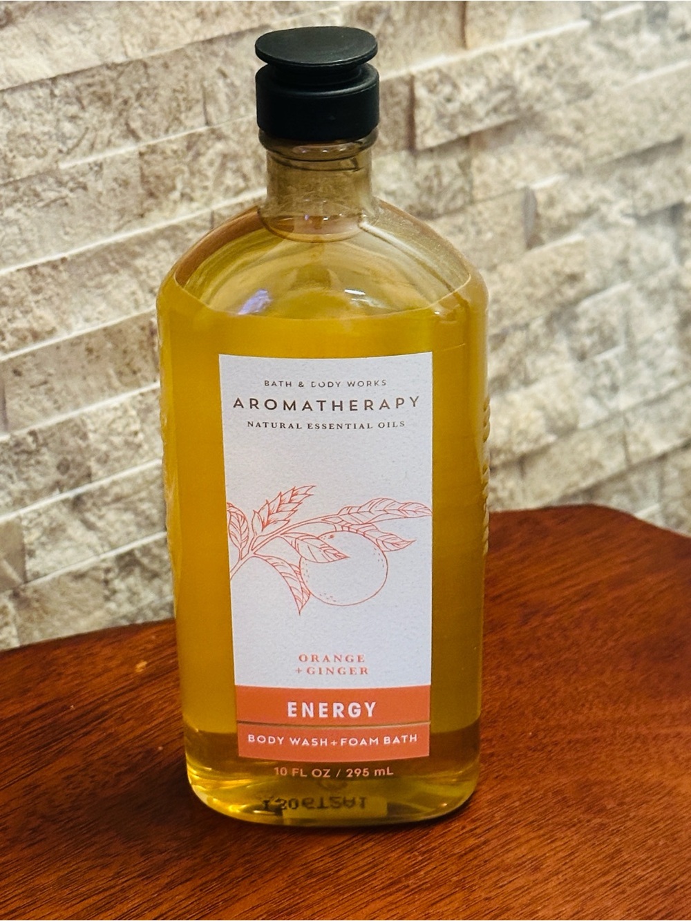 Bath & Body Works Aromatherapy Energy Body Wash – Orange & Black